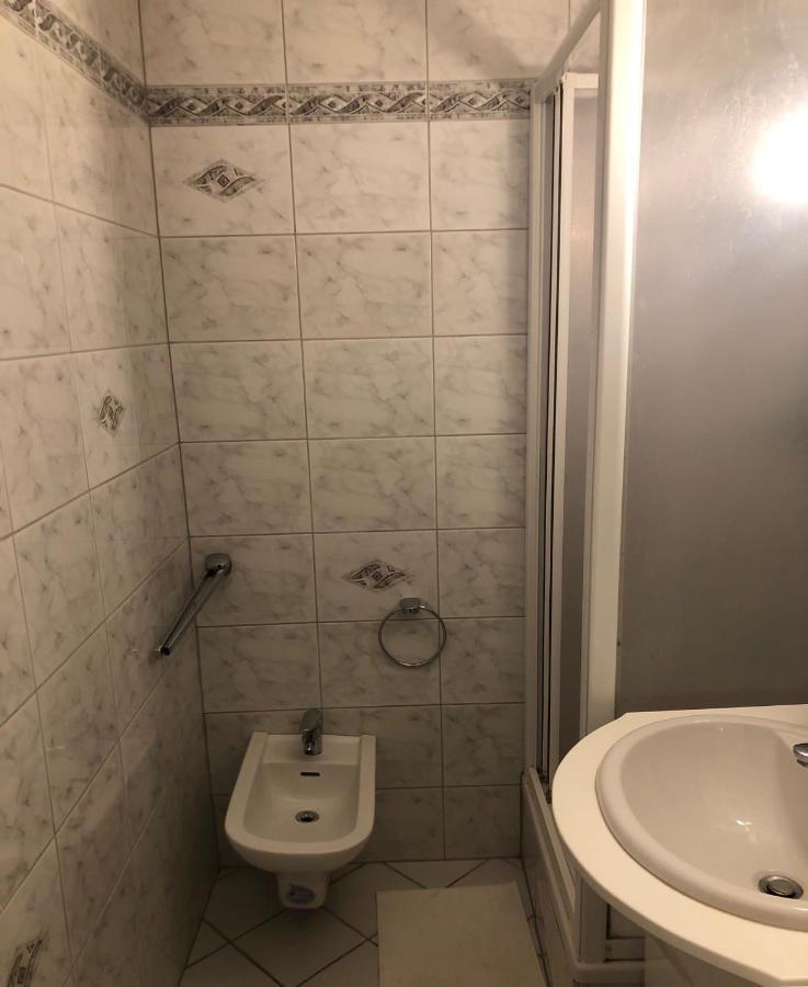 A Private Room In A Shared Apartment ウィーン エクステリア 写真